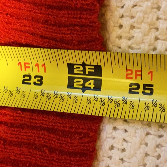 Hanil V-neck sweater, red - Picture 3 of 16